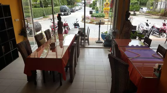 Pitstop Guesthouse | Phuket (ve civarı) - Karon - Kata Plajı