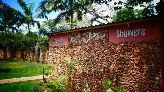 Diani Backpackers Adults Only | Kwale İlçesi - Mombasa (ve civarı) - Diani Plajı