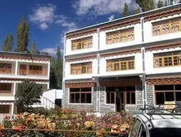 Abu Palace | Cammu ve Keşmir - Leh