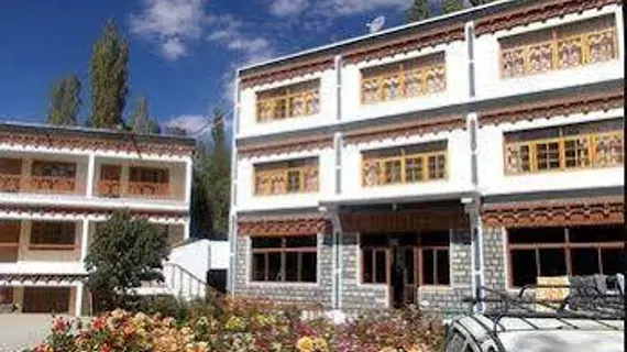 Abu Palace | Cammu ve Keşmir - Leh