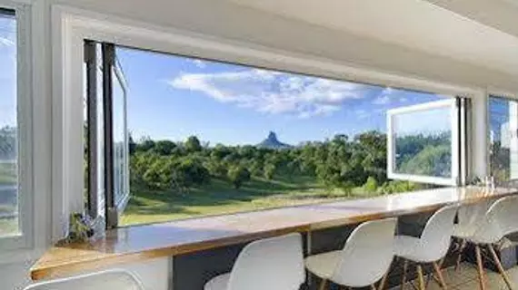 Glass On Glasshouse | Queensland - Glass House Mountains