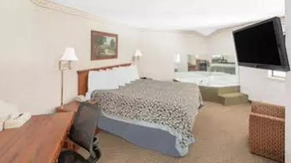 Days Inn and Suites Brinkley | Arkansas - Forrest City (ve civarı) - Brinkley