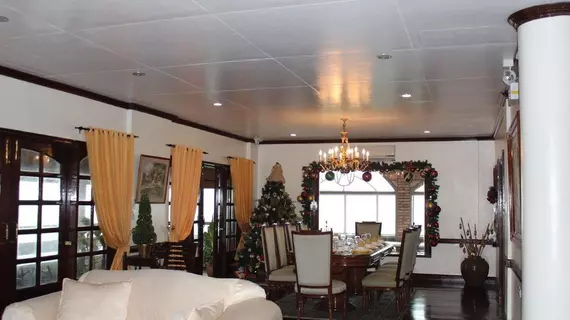 Forty 8 Bed and Breakfast | Cavite - Tagaytay