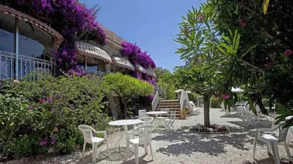 Logis Hotel Belle Vue | Provence - Alpes - Cote d'Azur - Var - Toulon - Hyeres (ve civarı) - Le Lavandou