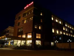 Hotel Softel Plaza | Uttarkand - Dehra Dun Bölgesi - Dehradun