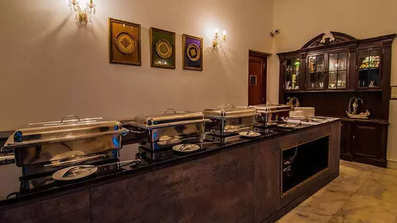 Hotel Africa Avenue Anand Lok | Batı Delhi - Ulusal Eyalet Başkenti Delhi - Delhi (ve civarı) - Yeni Delhi - Greater Kailash