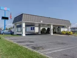 Motel 6 Staunton | Virginia - Staunton (ve civarı) - Staunton