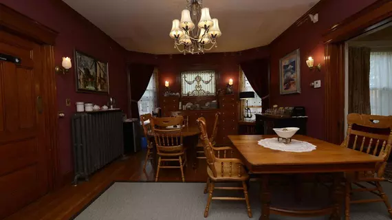 The Munroe Inn Bed and Breakfast | Maine - Lewiston (ve civarı) - Auburn