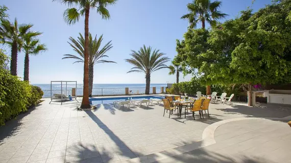 Sunset Beachfront Villa Meneou | Larnaka Bölgesi - Larnaka