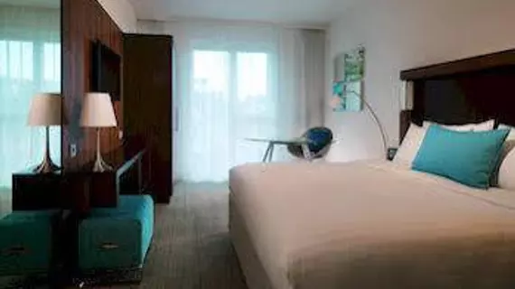 Courtyard by Marriott Cologne | Kuzey Ren-Westfalia - Köln (ve civarı) - Köln - Ren'in Sol Yakası