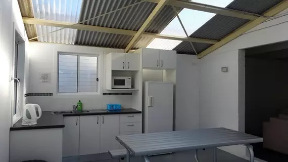 Caseys Beach Holiday Park | New South Wales - Batemans Bay (ve civarı) - Sunshine Bay