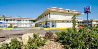 Motel 6 Denver - Thornton