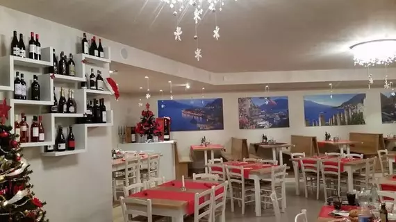 Hotel Augusta Garnì | Lombardy - Brescia (il) - Limone sul Garda