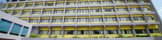 Dolphin Hotel | Andra Pradeş - Visakhapatnam (ve civarı) - Visakhapatnam - Dabagardens