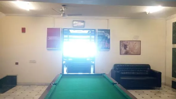 Hotel Chaupal | Haryana - Gurugram (ve civarı) - Gurugram - Sector 14