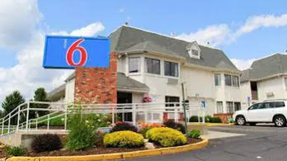 Motel 6 Hartford - Enfield | Massachusetts - Springfield (ve civarı) - Enfield