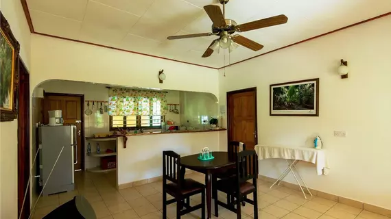 ZEROF SELF CATERING APARTMENTS | Seyşeller - La Digue