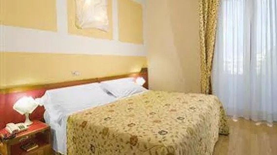 Hotel Alexander | Marche - Pesaro and Urbino (vilayet) - Gabicce Mare