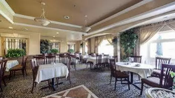 Monte Carlo Inn Brampton | Ontario - Toronto (ve civarı) - Brampton - Airport Road Ticaret Bölgesi