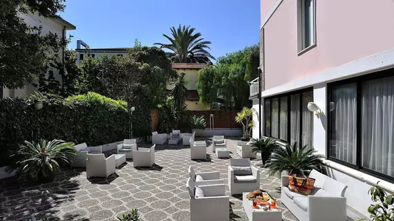 Hotel Helios | Liguria - Imperia (il) - Diano Marina