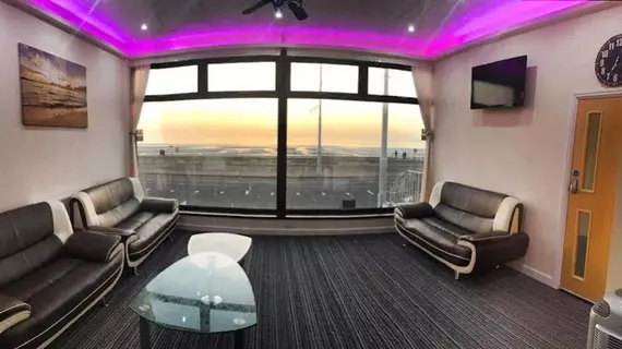 Funky Towers Hotel | Lancashire (kontluk) - Blackpool - Güney Sahili