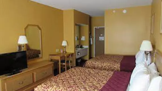 Parkfield Inn - Warsaw | Missouri - Clinton - Warsaw