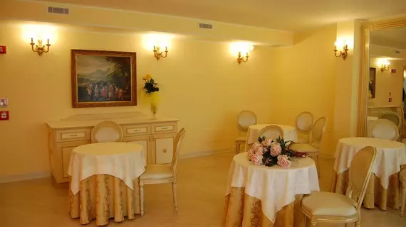 Hotel Motel Gold | Lombardy - Bergamo - Bergamo (ve civarı) - Calcinate