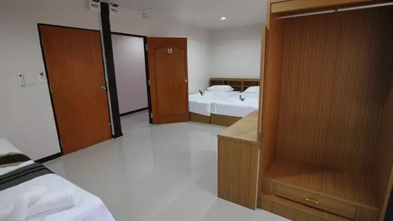 B Place Guesthouse | Krabi İli - Ko Phi Phi