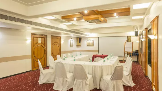 Hotel Tunga International | Maharaştra - Raigad - Bombay (ve civarı) - Bombay - Malad - Batı Banliyöleri