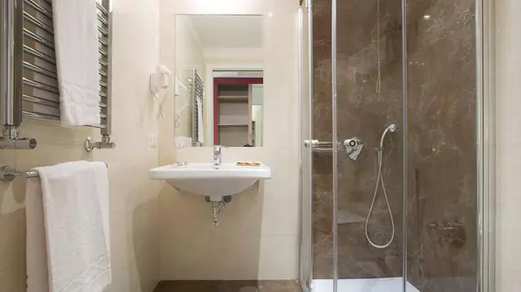 Floris Hotel | Lazio - Roma (ve civarı) - Roma Kent Merkezi - Rione XVIII Castro Pretorio