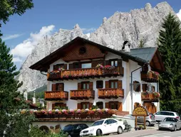 Hotel Natale | Veneto - Belluno (vilayet) - Cortina d'Ampezzo - Cortina d'Ampezzo Tarihi Merkezi