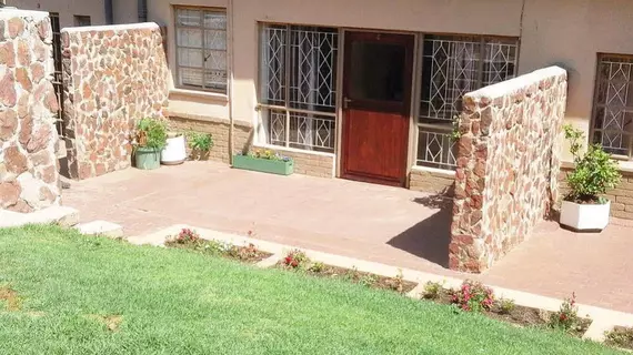 Suburbian Lodge | Gauteng - City of Tshwane - Johannesburg (ve civarı) - Johanesburg