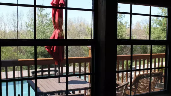 Bear Creek Bed and Breakfast Lodge | Missouri - Branson (ve civarı) - Walnut Shade