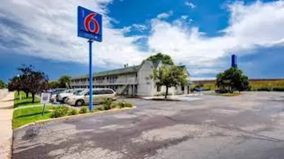 Motel 6 Denver West Wheat Ridge - North | Kolorado - Denver (ve civarı) - Wheat Ridge