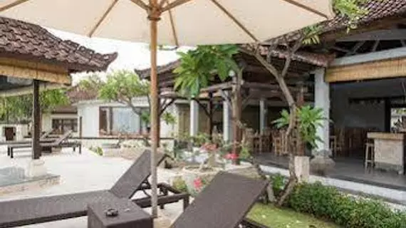 RedDoorz Plus near Batubelig Beach | Bali - Badung - Seminyak - Batubelig