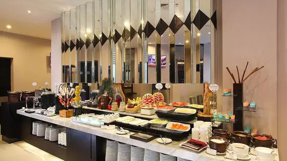 Swiss-Belinn Tunjungan | Doğu Cava - Surabaya