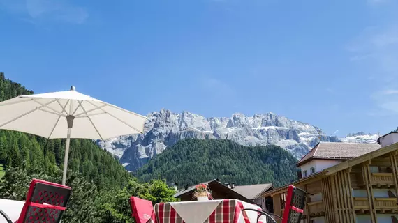 Hotel Freina | Trentino-Alto Adige - Güney Tirol (il) - Selva di Val Gardena