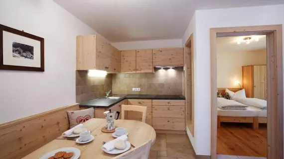 Chalet La Flu Apartments | Trentino-Alto Adige - Güney Tirol (il) - Corvara in Badia