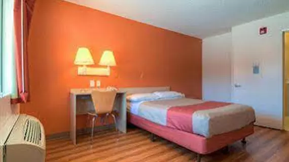 Motel 6 Santa Ana | Kaliforniya - Orange County - Santa Ana