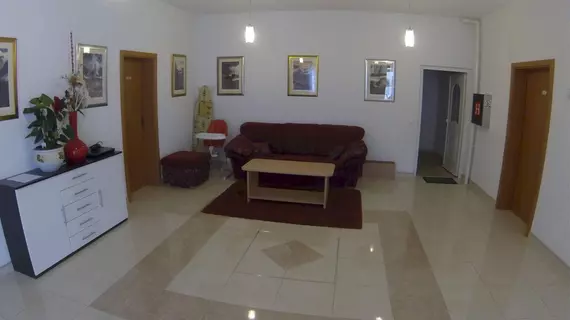 Apartments Vila Adrijana | Split-Dalmaçya - Baska Voda