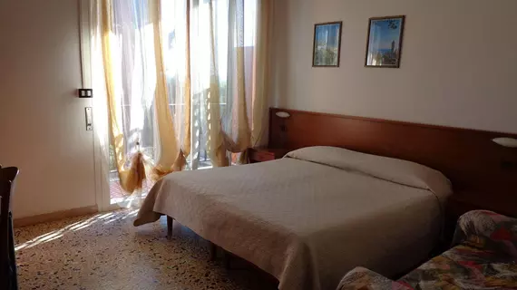 Hotel Lora | Liguria - Imperia (il) - Bordighera