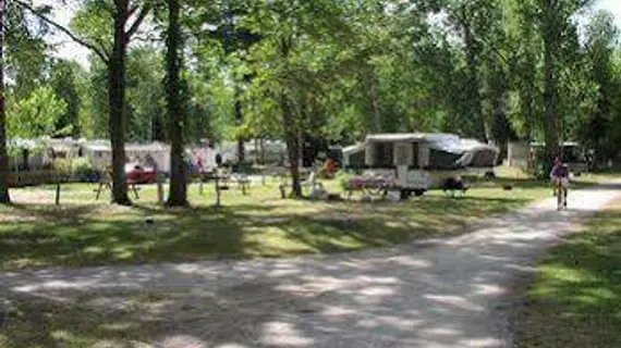 Jell-E-Bean Campground and Trailers | Ontario - Barrie - Orillia (ve civarı) - Wasaga Plajı