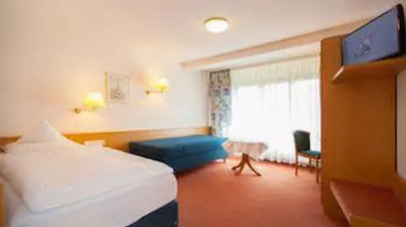 Akzent Hotel Lamm | Baden-Wuerttemberg - Rems-Murr-Kreis - Stuttgart (ve civarı) - Ostfildern