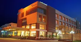 Hotel Softel Plaza | Uttarkand - Dehra Dun Bölgesi - Dehradun