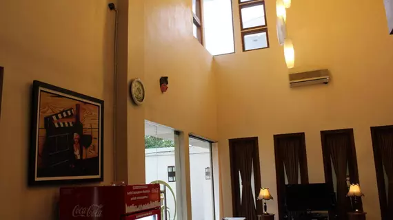 Grand Surya Hotel Yogyakarta | Yogyakarta Özel Bölgesi - Yogyakarta (ve civarı) - Yogyakarta - Gedongkiwo - Mantrijeron