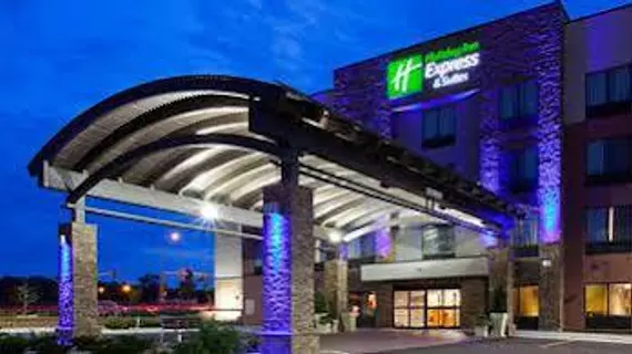 Holiday Inn Express and Suites Rochester West-Medical Center | Minnesota - Rochester (ve civarı) - Rochester