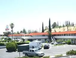 Desert Inn Motel | Kaliforniya - San Bernardino County - Victorville (ve civarı) - Barstow