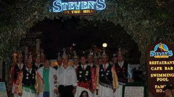 Stevens on the Hill | İyon Adaları - Korfu - Achilleio