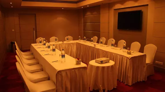 Hotel Clarens | Haryana - Gurugram (ve civarı) - Gurugram - Sector 29