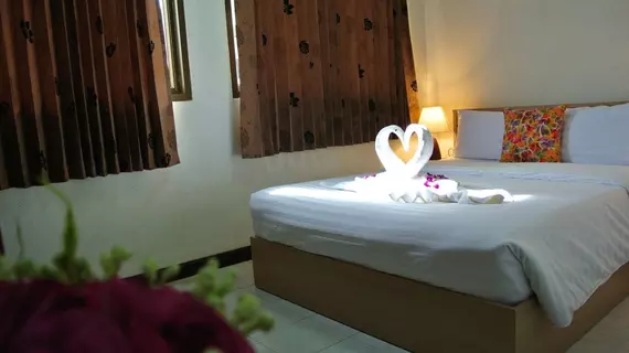 Karon Sunshine Guesthouse & Bar | Phuket (ve civarı) - Thalang